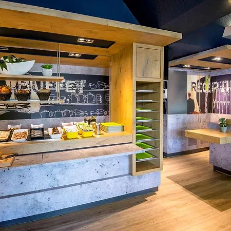 Hotel Ibis Budget Antibes Sophia Antipolis *